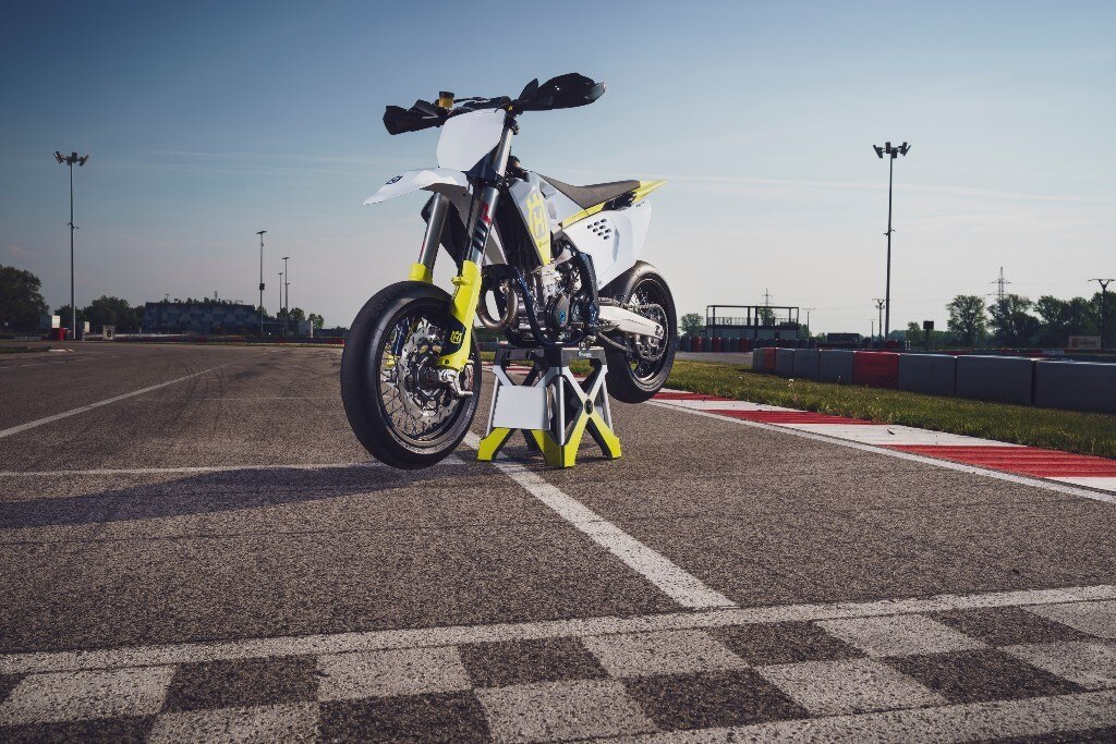 Husqvarna Presenta La Nuova Fs 450 Supermoto 2023 Xoffroad